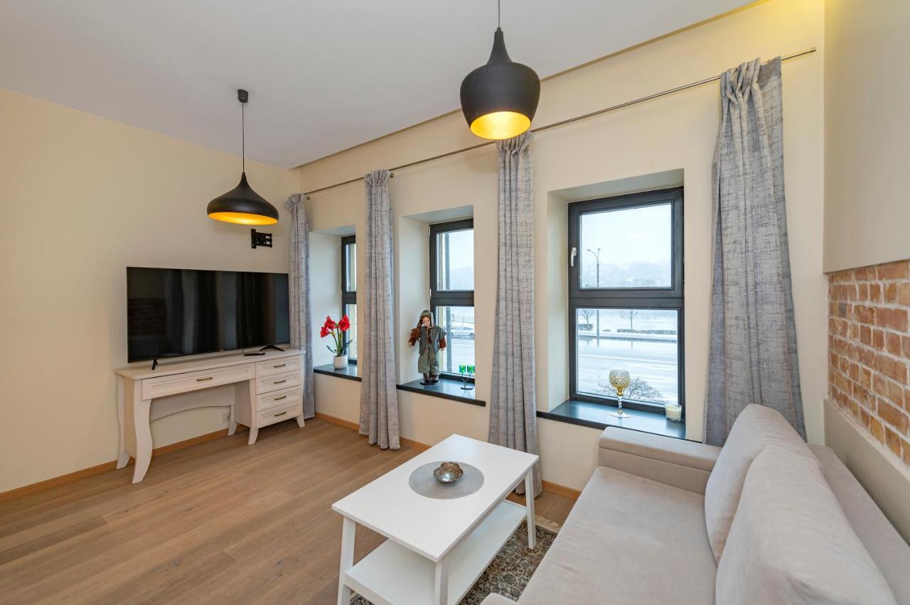 Deluxe River View Apartment By Polo Apartment คอนัส ภายนอก รูปภาพ