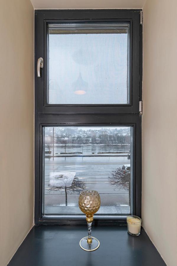 Deluxe River View Apartment By Polo Apartment คอนัส ภายนอก รูปภาพ